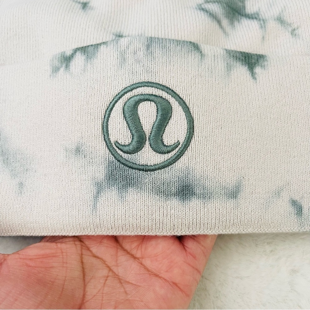 Lululemon Warm Revelation Beanie Tie Dye - Picture 3 of 4